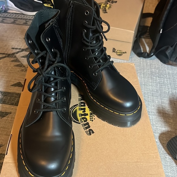 Dr. Marten Boots, Women’s 9, Black, Jardon - Picture 4 of 6